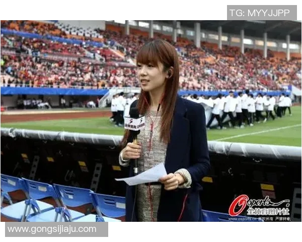 足球明星与中国女友的浪漫故事揭秘她们的名字与爱情历程