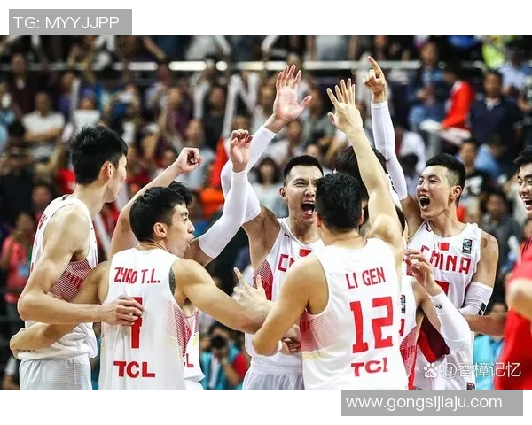 广厦与辽宁激战正酣实时比分更新带你直击比赛精彩瞬间